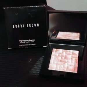 Bobbi Brown Highlighting Powder - Pink Glow